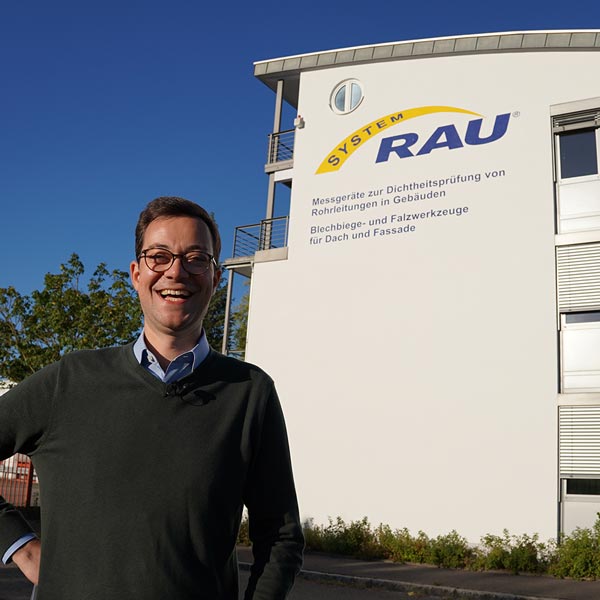 unternehmen-ueberUns-firmengebaeudeRau-600x600